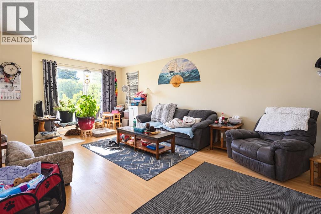 1709 15 Avenue S Property Photo 9