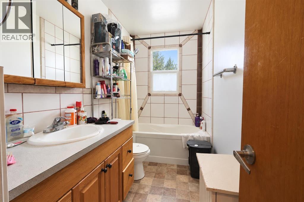 1709 15 Avenue S Property Photo 13