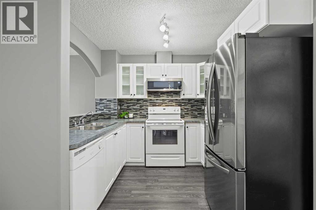 116 Royal Birch Mount Nw Property Photo 8