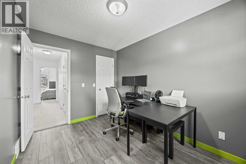 116 Royal Birch Mount Nw Property Photo 18
