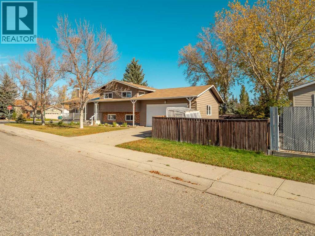 80 Ojibwa Road W Property Photo 3