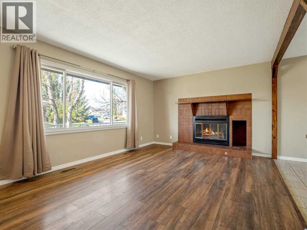 80 Ojibwa Road W Property Photo 6