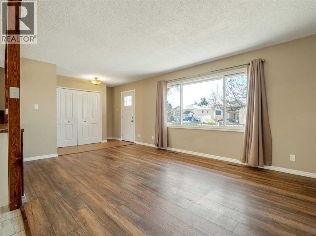 80 Ojibwa Road W Property Photo 8