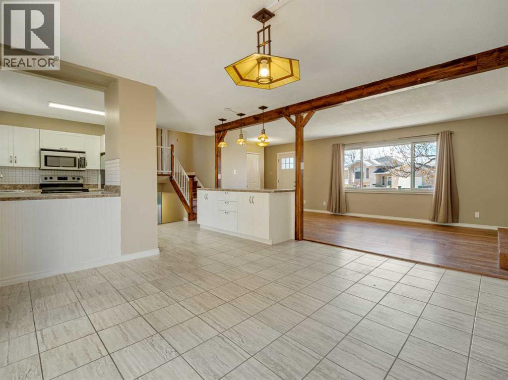 80 Ojibwa Road W Property Photo 11