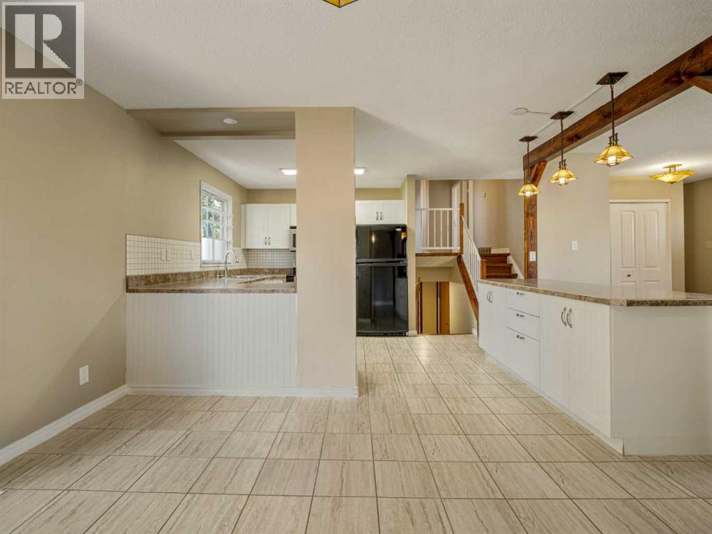 80 Ojibwa Road W Property Photo 13