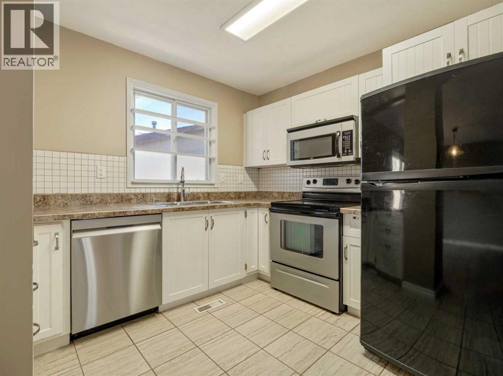 80 Ojibwa Road W Property Photo 16