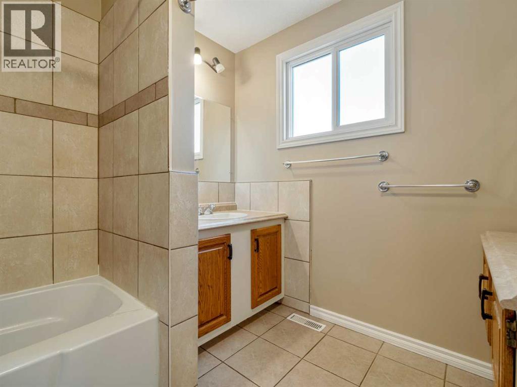 80 Ojibwa Road W Property Photo 19