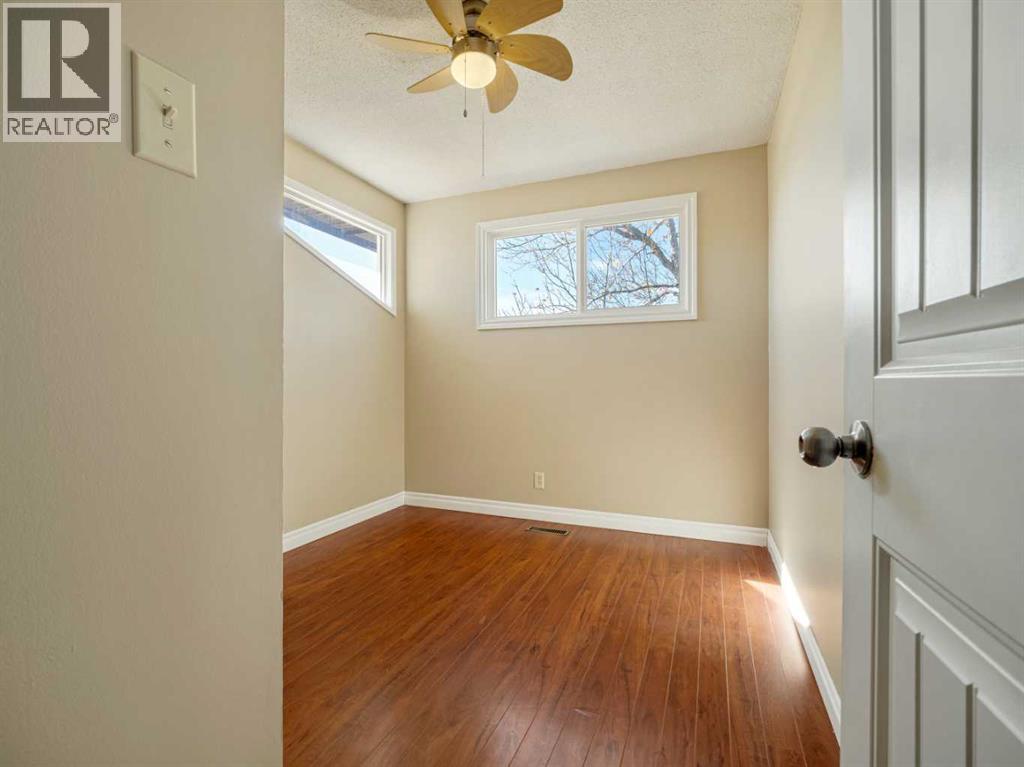 80 Ojibwa Road W Property Photo 24