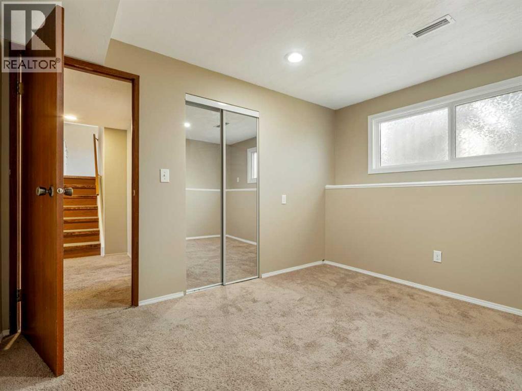80 Ojibwa Road W Property Photo 28