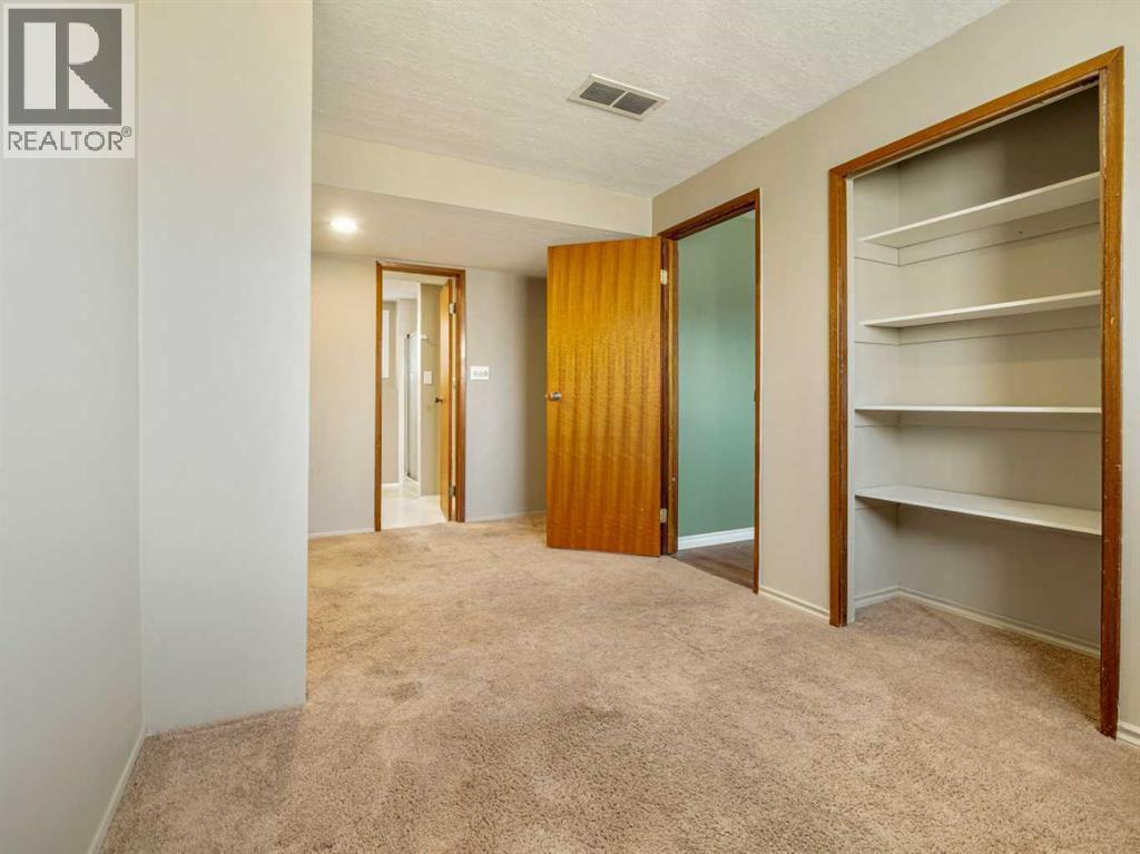 80 Ojibwa Road W Property Photo 30