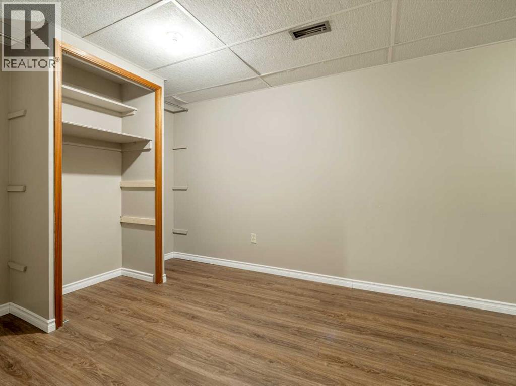 80 Ojibwa Road W Property Photo 34