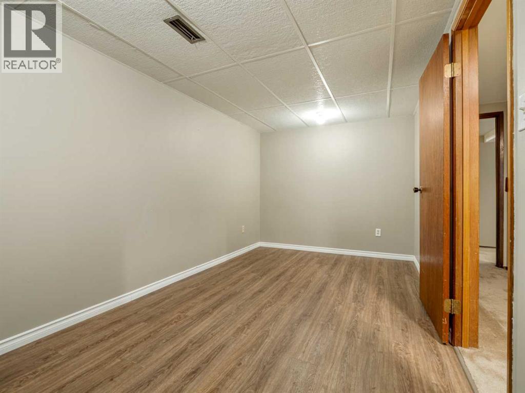 80 Ojibwa Road W Property Photo 35
