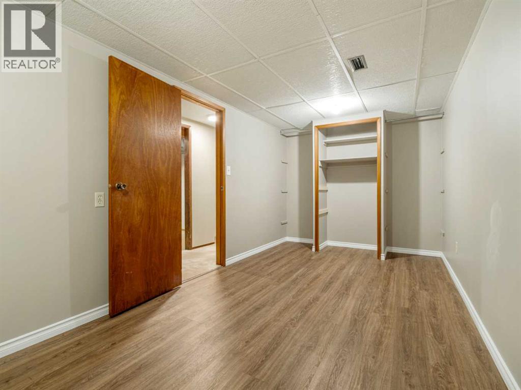 80 Ojibwa Road W Property Photo 36