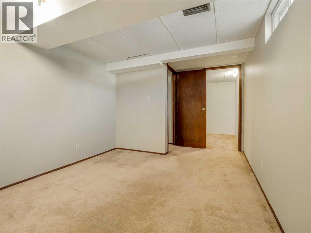 80 Ojibwa Road W Property Photo 38