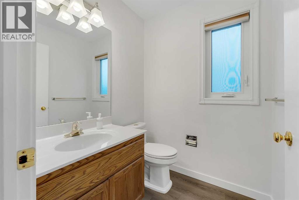 225 Riverwood Close Se Property Photo 19