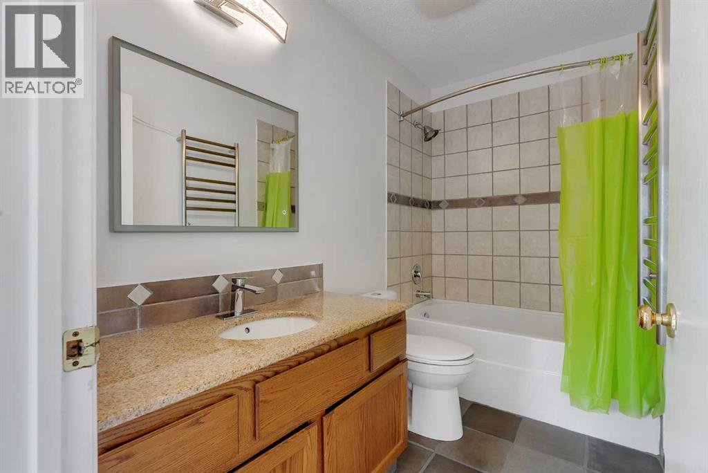 225 Riverwood Close Se Property Photo 30