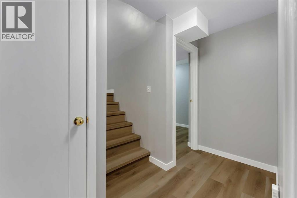 225 Riverwood Close Se Property Photo 33