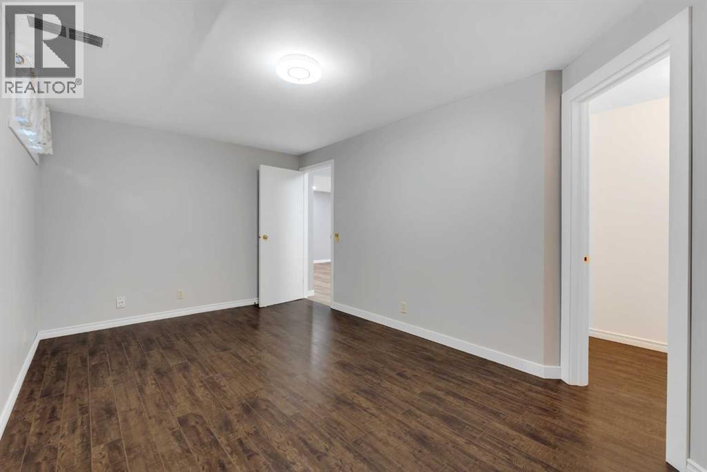 225 Riverwood Close Se Property Photo 39