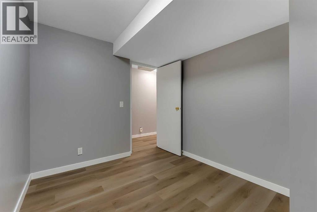 225 Riverwood Close Se Property Photo 40