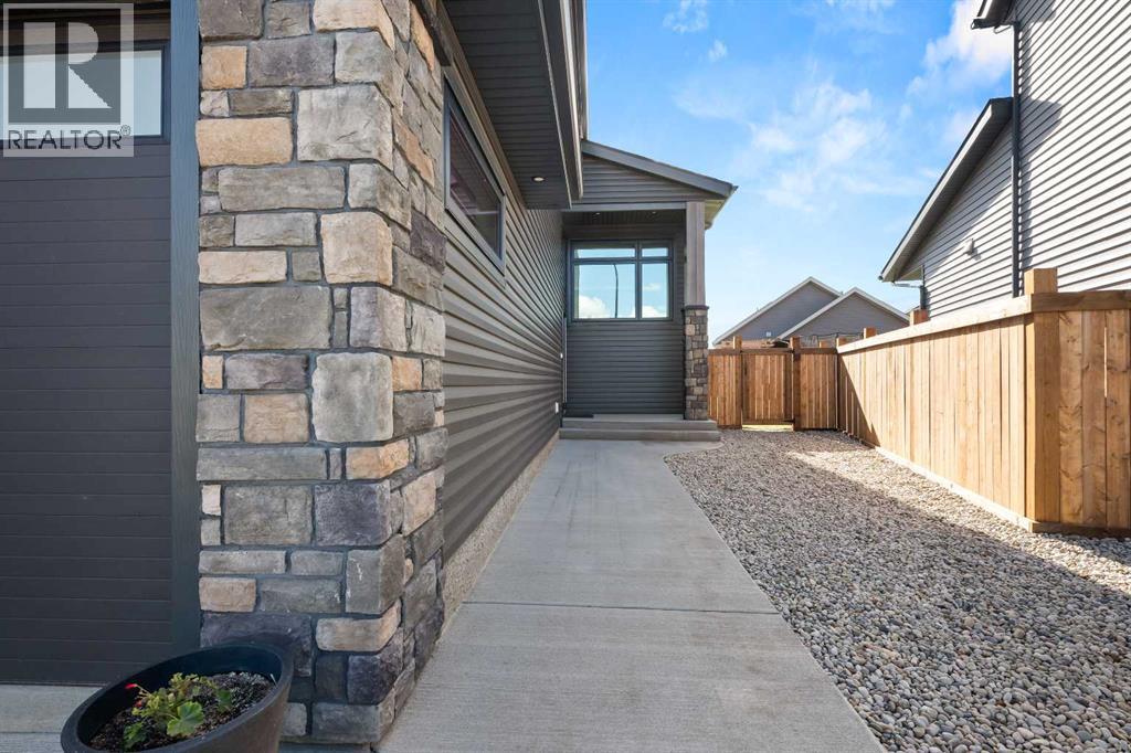 1806 60a Avenue Close Property Photo 3
