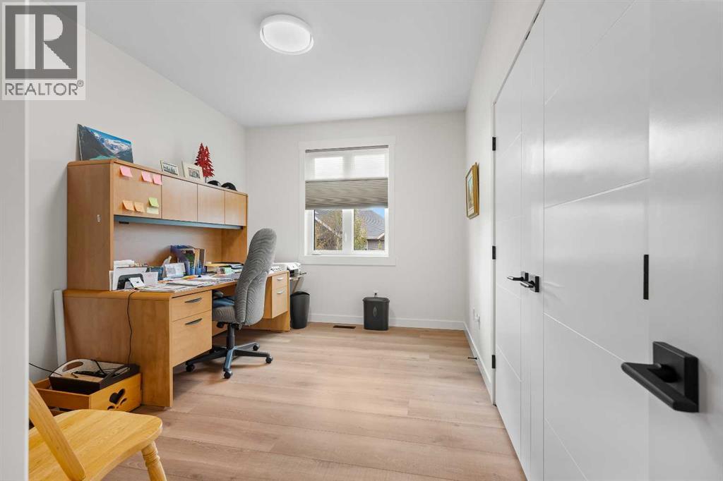 1806 60a Avenue Close Property Photo 20