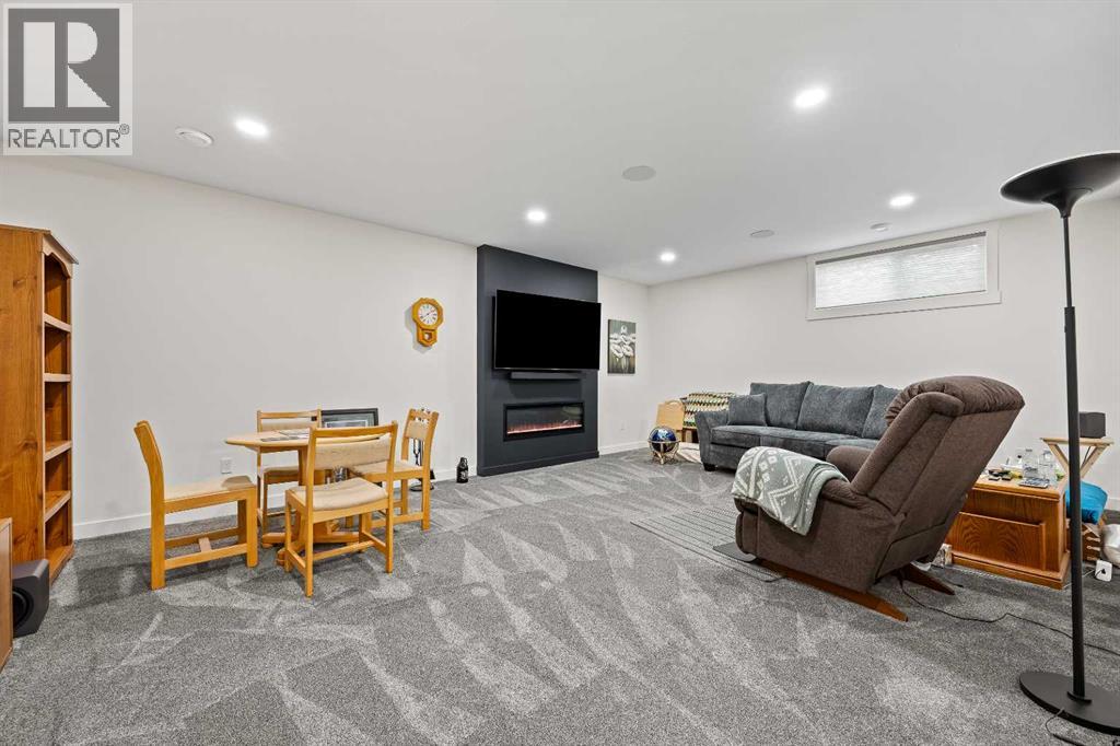 1806 60a Avenue Close Property Photo 29