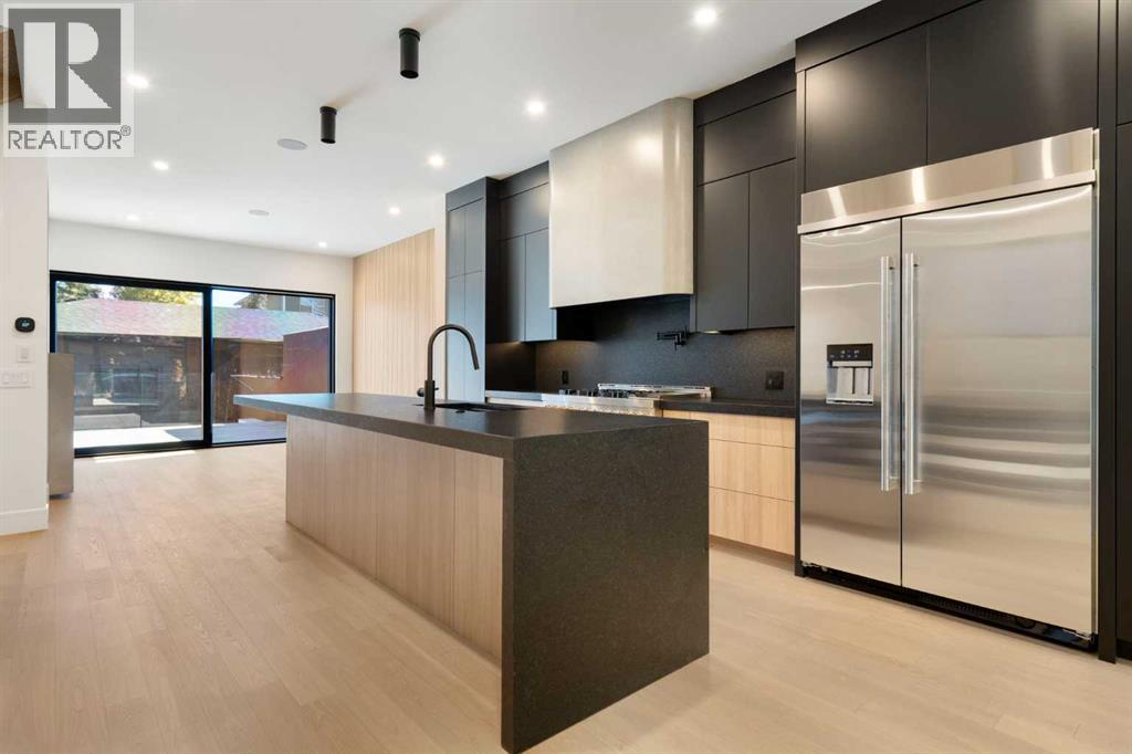 3322 42 Street Sw Property Photo 11