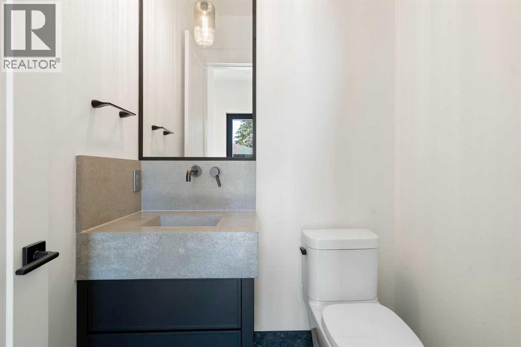 3322 42 Street Sw Property Photo 20