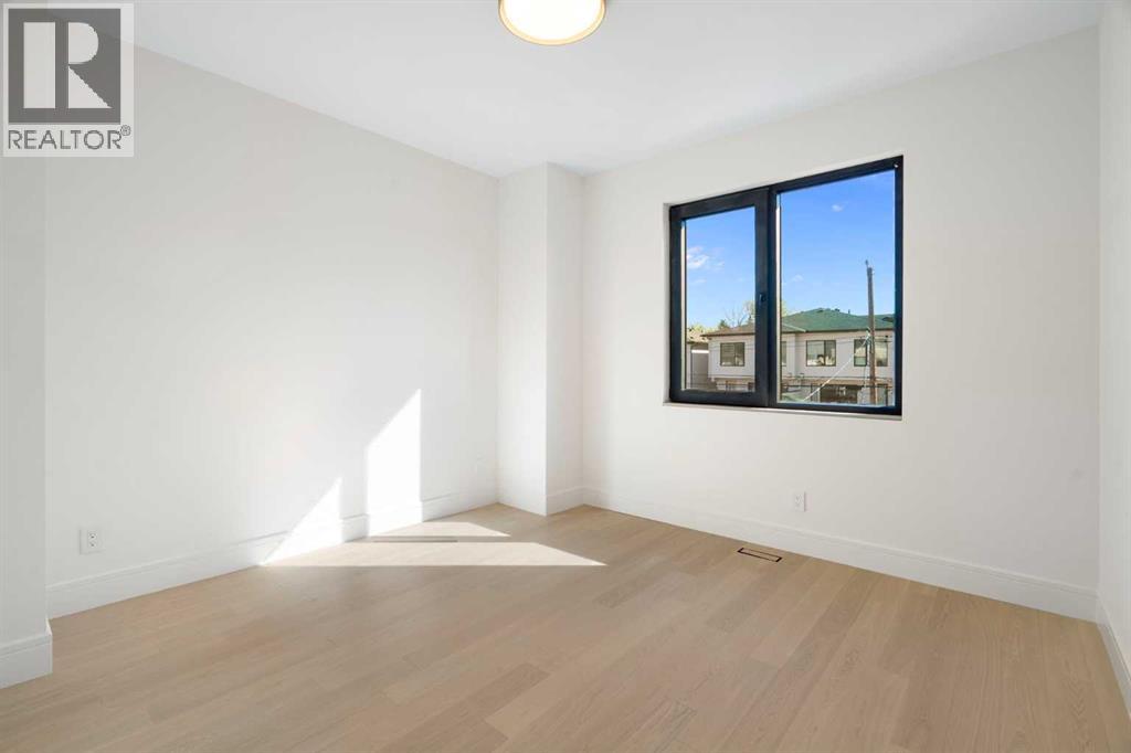 3322 42 Street Sw Property Photo 23
