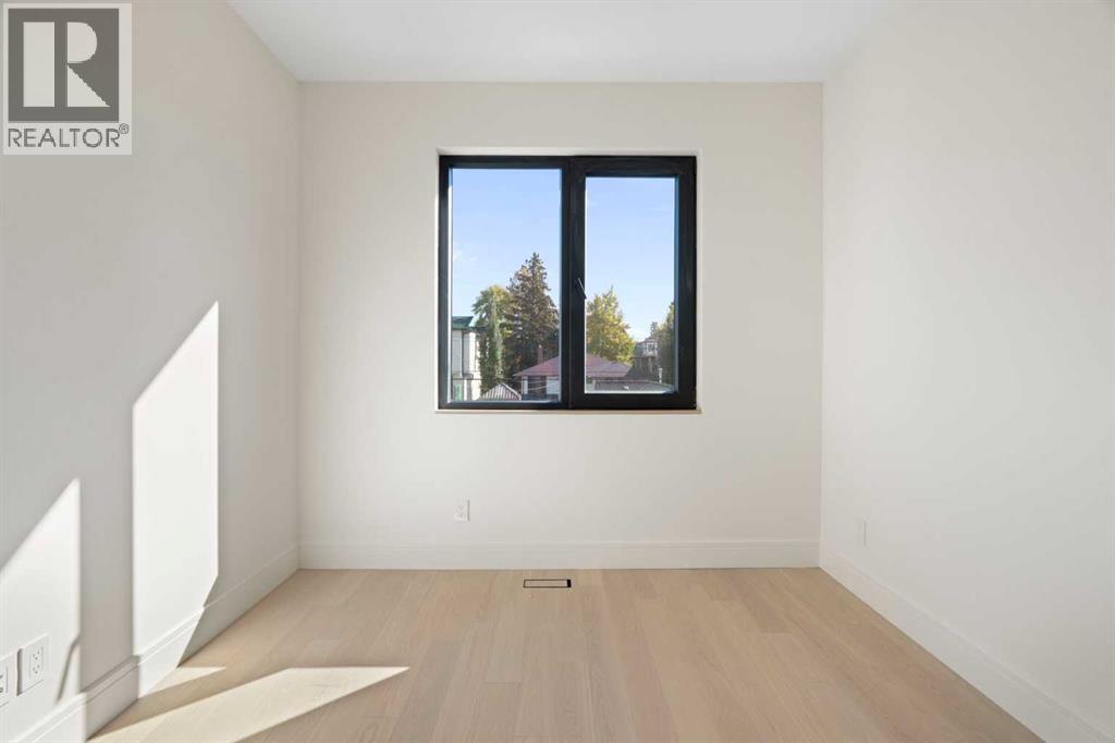 3322 42 Street Sw Property Photo 25
