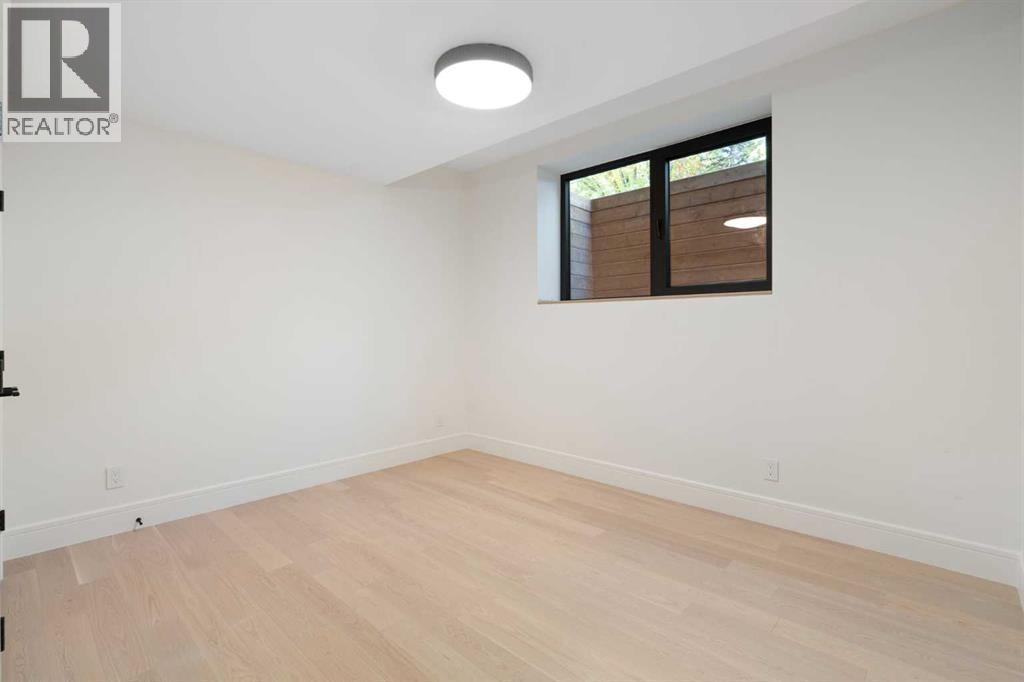 3322 42 Street Sw Property Photo 45