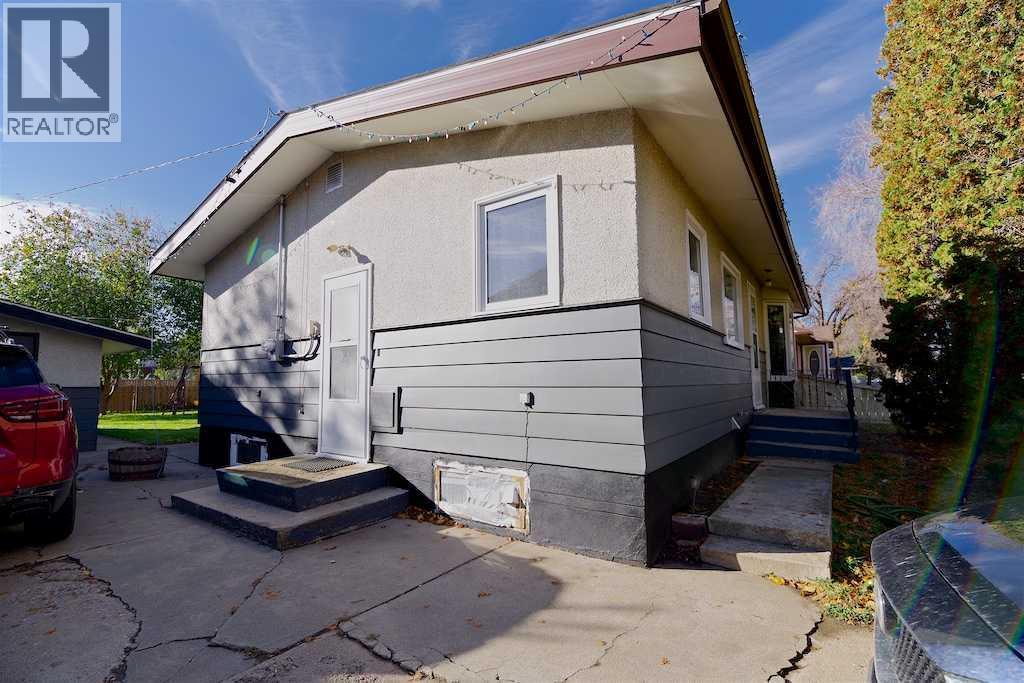5408 45 Avenue Property Photo 2