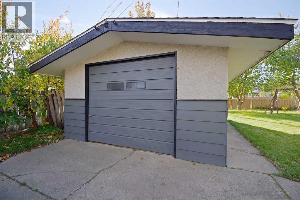5408 45 Avenue Property Photo 3