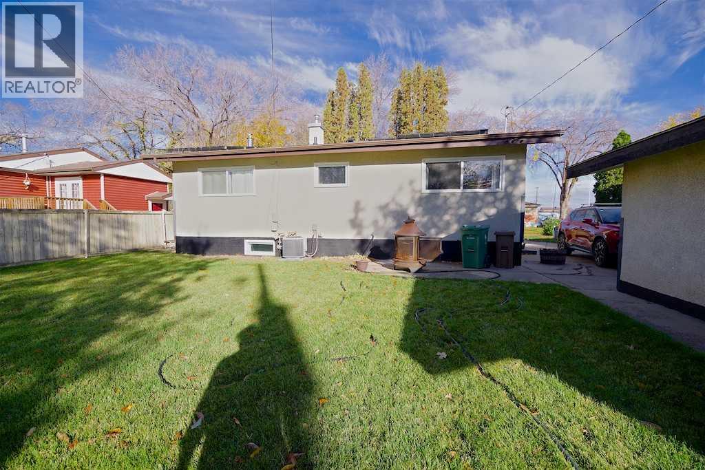 5408 45 Avenue Property Photo 5