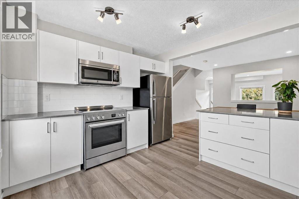 246 Cranbrook Square Se Property Photo 12