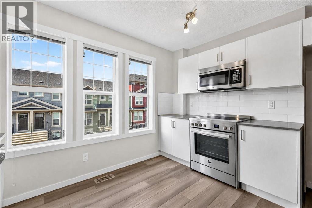 246 Cranbrook Square Se Property Photo 13