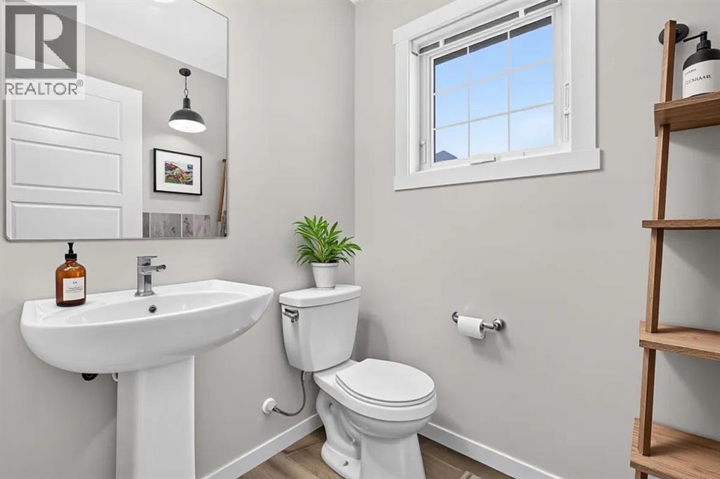 246 Cranbrook Square Se Property Photo 16