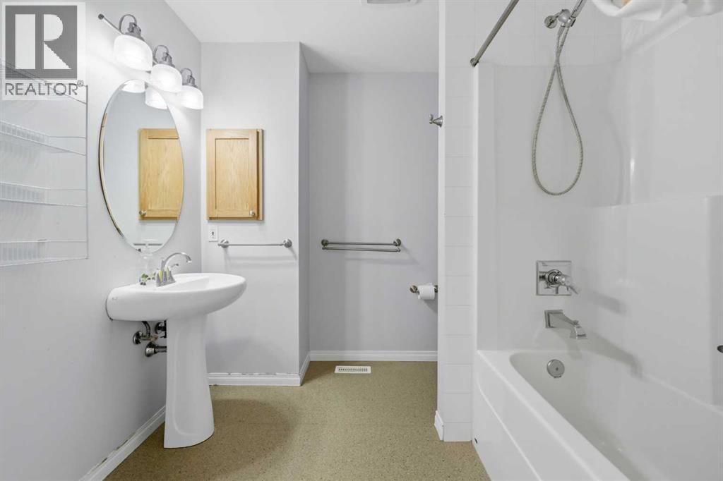 116 Rockyledge Crescent Nw Property Photo 14
