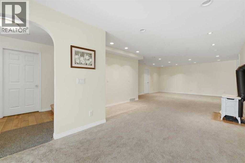 116 Rockyledge Crescent Nw Property Photo 22
