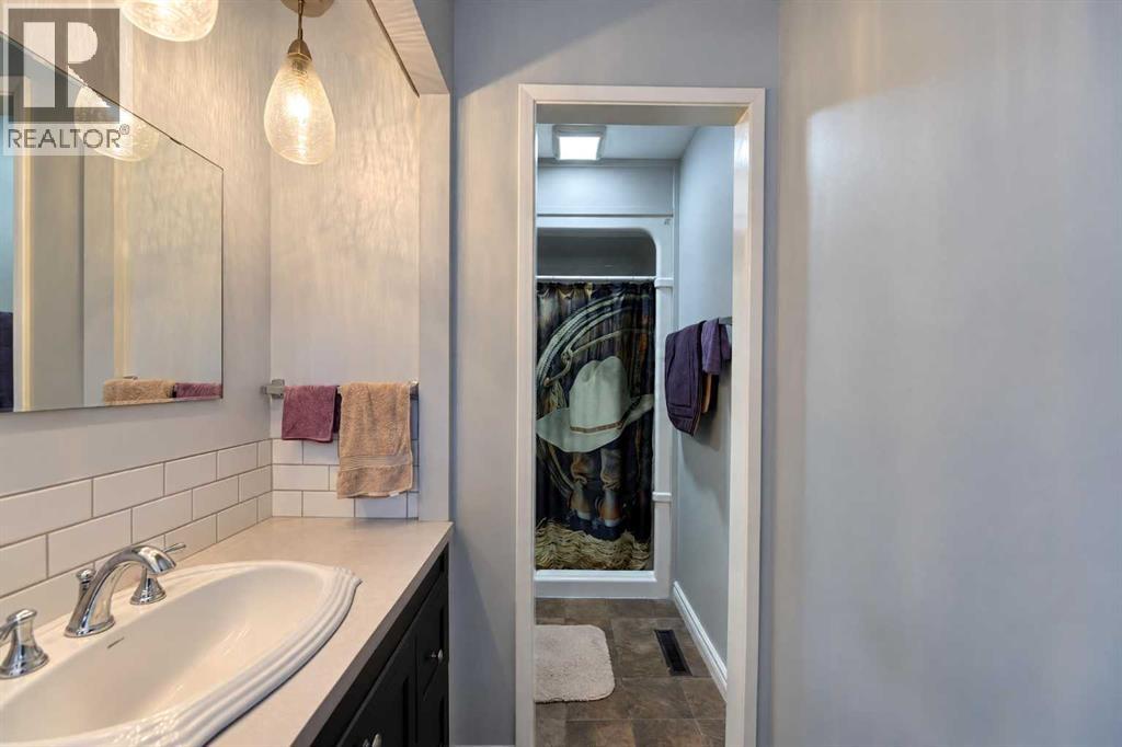 1321 22 Avenue Property Photo 14