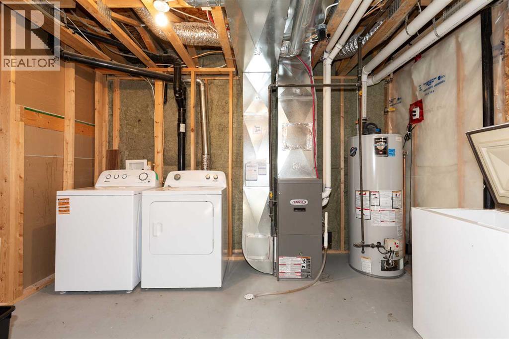 610 Silkstone Point W Property Photo 23