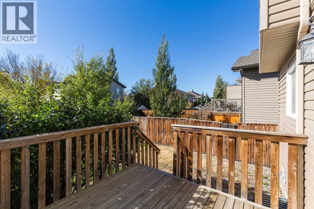 610 Silkstone Point W Property Photo 26