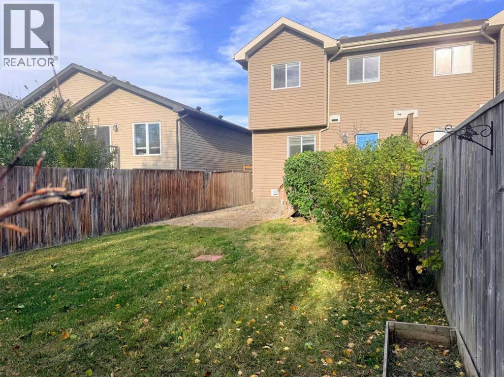 610 Silkstone Point W Property Photo 29