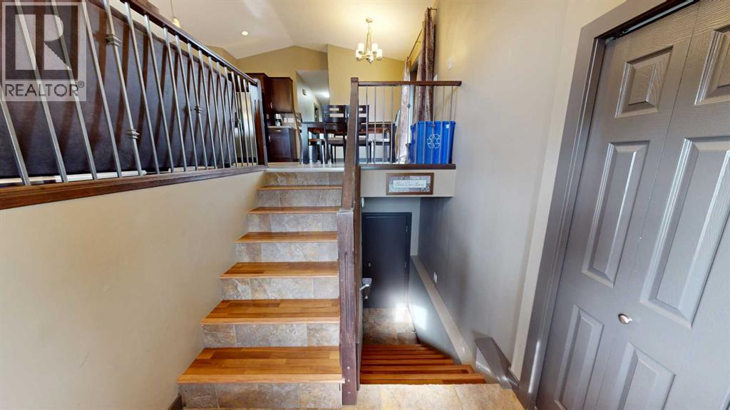 7022 90 Street Property Photo 2