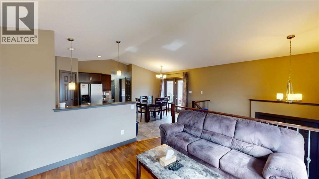 7022 90 Street Property Photo 5