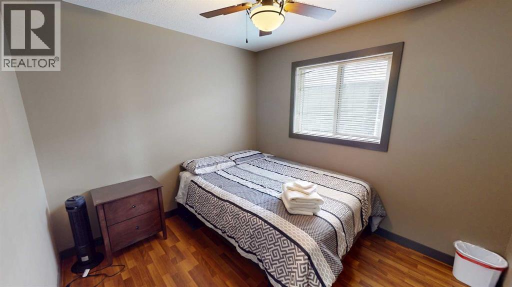 7022 90 Street Property Photo 7