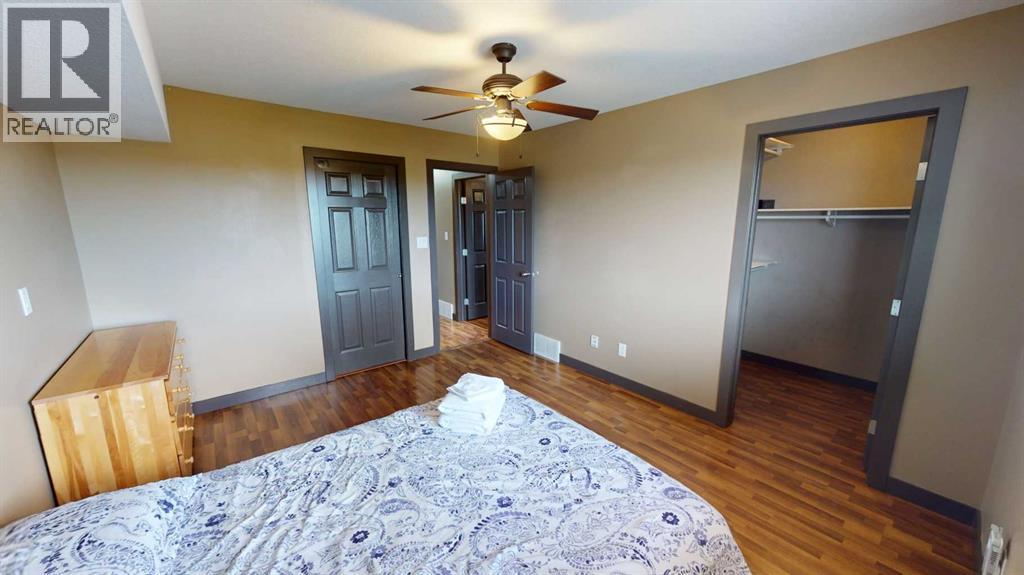 7022 90 Street Property Photo 10