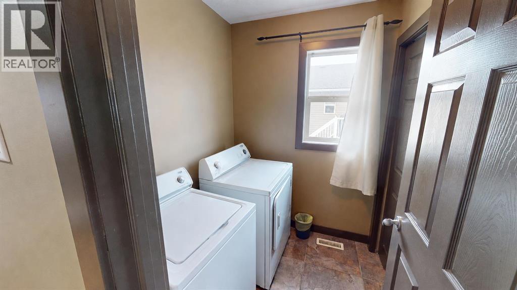 7022 90 Street Property Photo 12