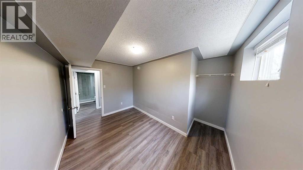 9831 100a Avenue Property Photo 8