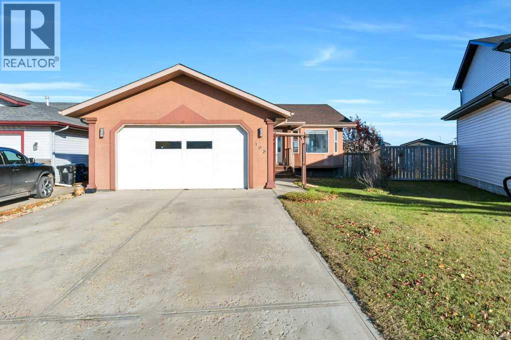105 Pondside Crescent Property Photo 1